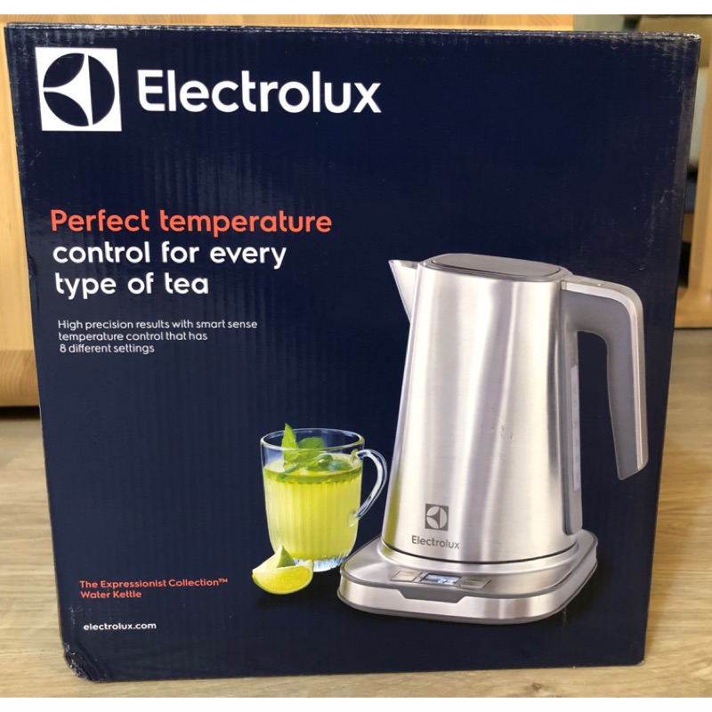 【Electrolux 伊萊克斯】設計家系列溫控電茶壺(EEK7804S)