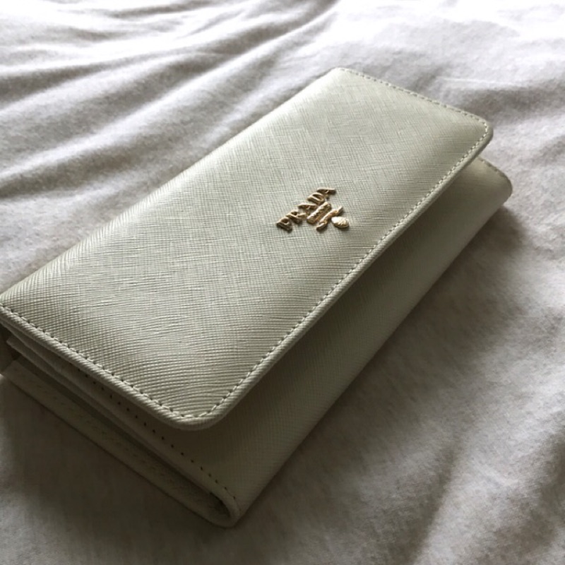 M様用　PRADA ベージュ 長財布　CIPRIA PRADA 長財布 ベージュバイカラー - メルカリ