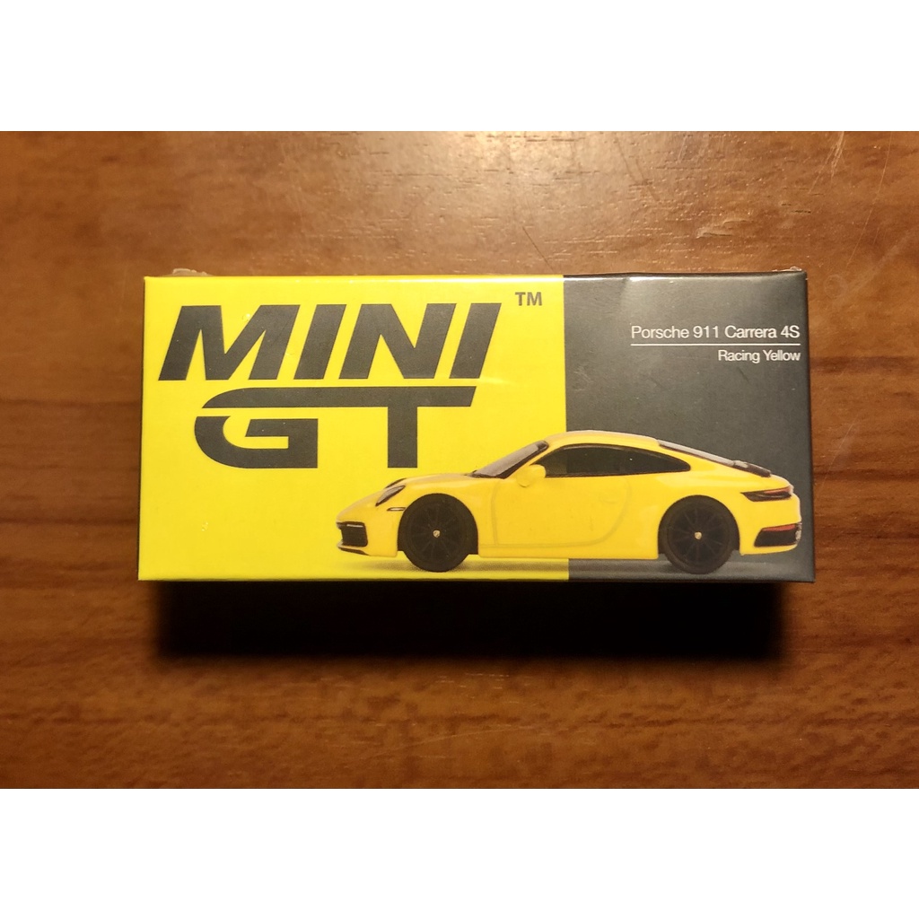 1/64 Mini GT Porsche 911 Carrera 4S (992) (#252)