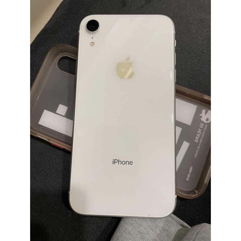 apple iphone XR 64G