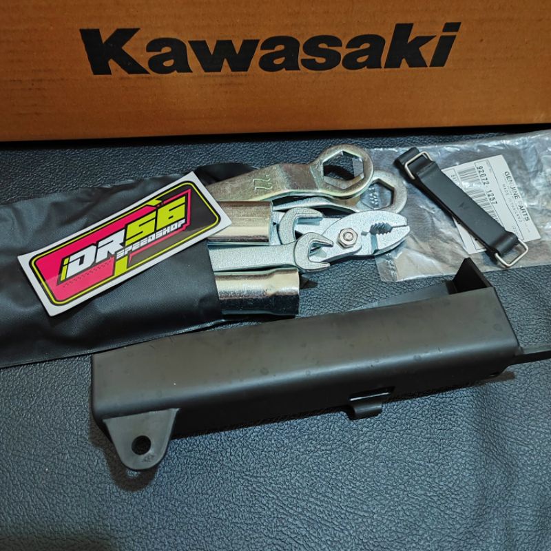 KAWASAKI Ninja 150 R SS 鑰匙工具包支架原裝川崎