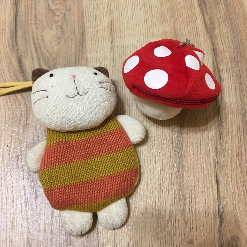 卡拉貓鑰匙圈包+日本香菇吊飾