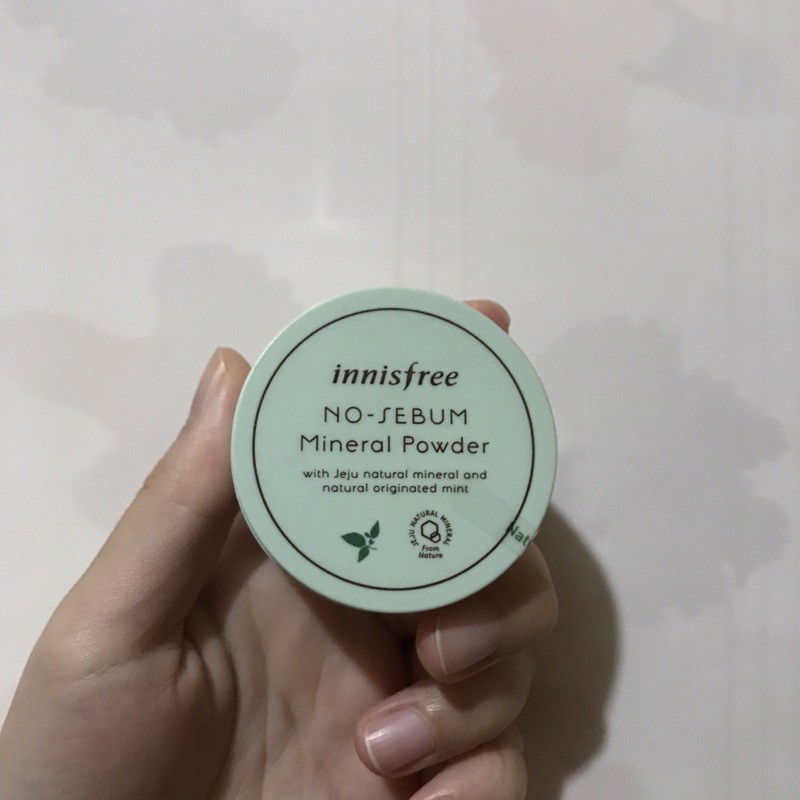 Innisfree 無油無慮礦物控油蜜粉