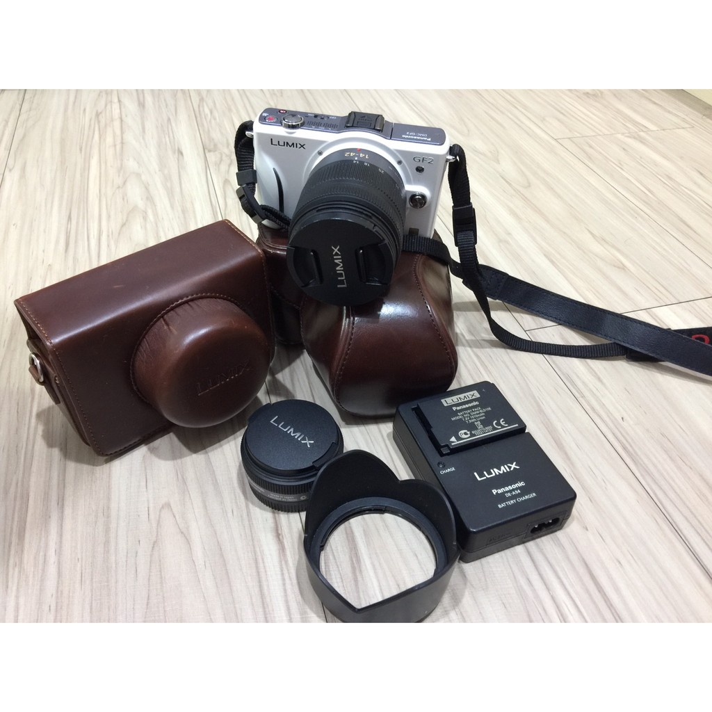 【4/17前79折】Panasonic Lumix GF2微型單眼相機 大光圈雙鏡組(附32G記憶卡+皮套)