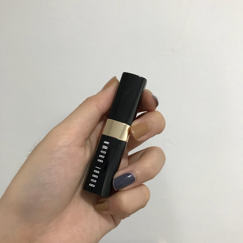 Bobbi brown 精萃修護唇膏