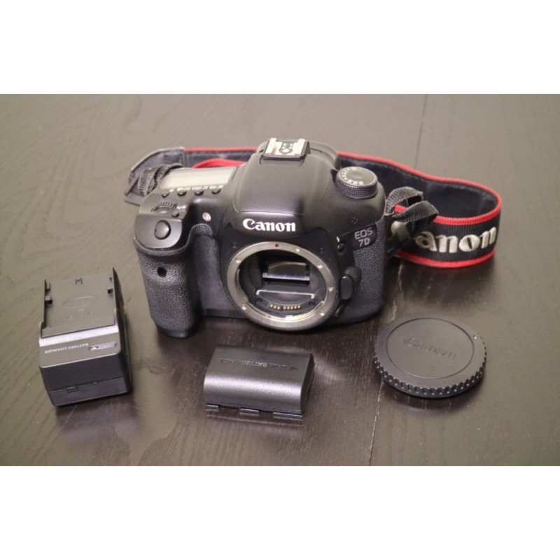 Canon EOS 7D 機身 公司貨 數位單眼相機 兩顆電池