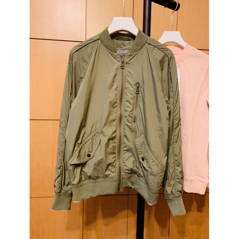 Calvin Klein jeans 軍綠色飛行外套尺寸：XS( 2500)