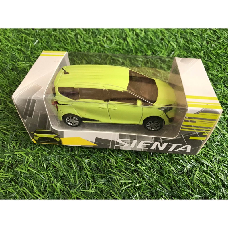 Toyota SIENTA LED 模型車 迴力車 1:43