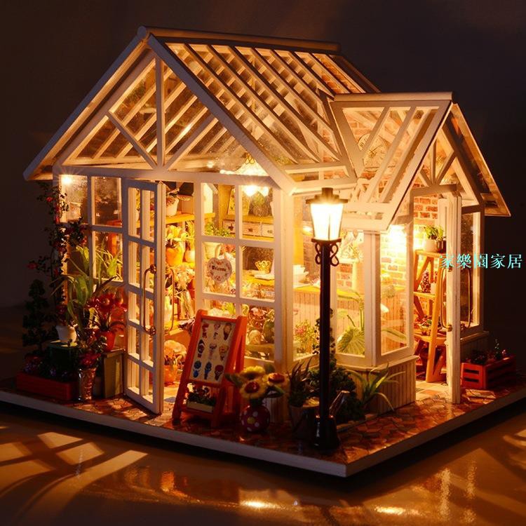 愛在 Diy小屋袖珍屋娃娃屋附防塵罩索薩花店diy小屋手工制作藝術屋建築模型 家樂園家居 蝦皮購物