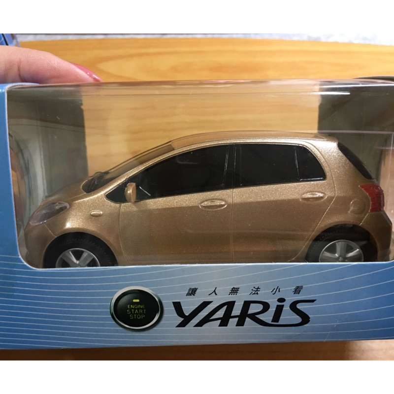 Toyota Yaris 迴力模型車 香檳金/沈穩藍 迴力車