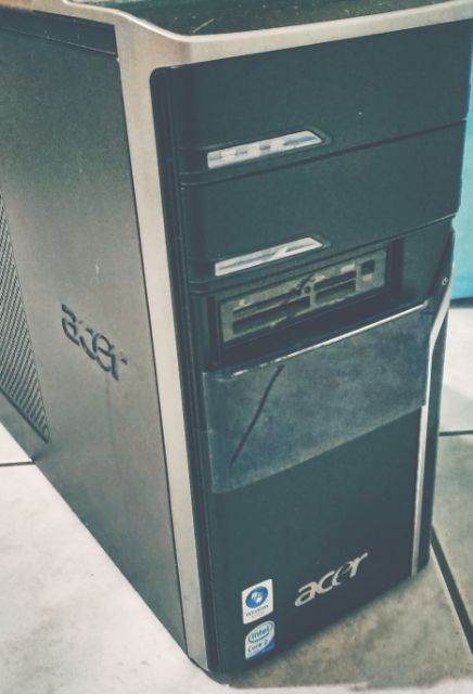 Acer intel core2 quad  aspire m5630