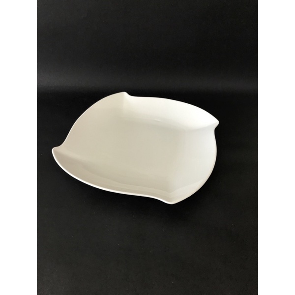 有發票/東昇瓷器餐具=大同強化瓷器11吋旋形方盤 P69H113