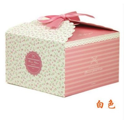 清新小碎花白色餅乾盒1入24元14.5*14.5*9cm 蛋糕盒5吋婚禮小物包裝盒聖誔節禮物包裝盒鳯梨酥盒~