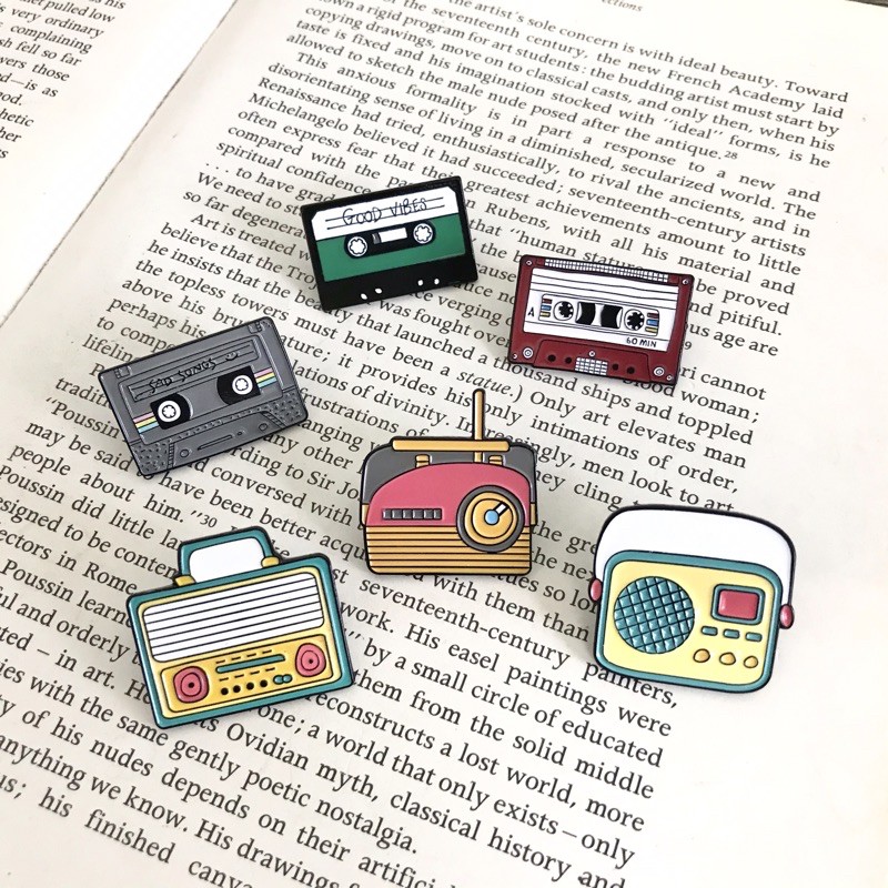 現貨 復古 昭和 收音機 錄音帶 卡帶 70 80 年代 徽章 胸針 別針 創意 文青 小物 禮物
