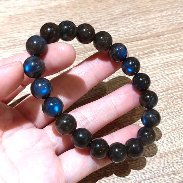 天然礦石水晶 黑拉長石手珠 帶藍光效應好 蝦皮購物