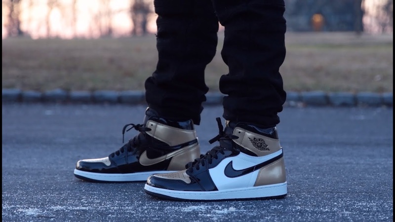 nike air jordan 1 gold toe