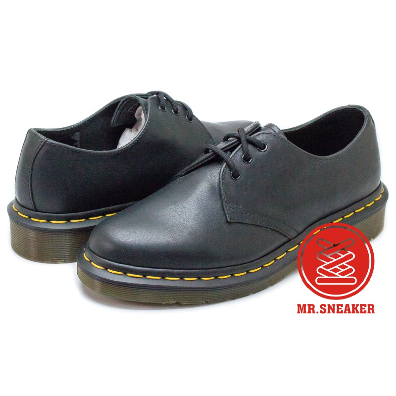 doc martens virginia 1461