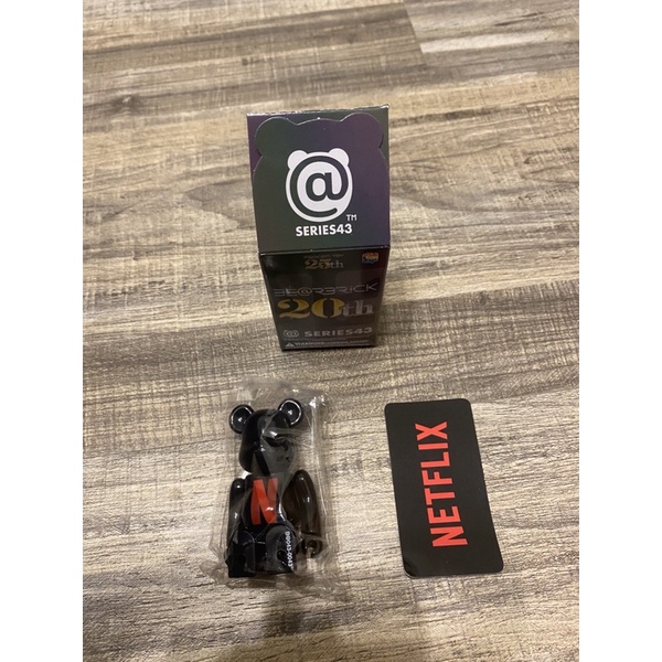 現貨Be@rbrick 庫柏力克熊 100％43代 大隱藏 Netflix