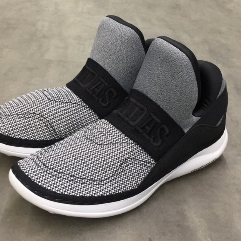 adidas CLOUDFOAM ULTRA ZEN 黑灰 休閒慢跑鞋  AQ5857