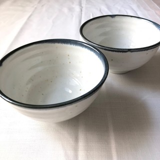 日本美濃燒 日本製白底圈紋瓷碗 陶瓷碗 器皿 質感 岐阜縣陶土 圖案樸實簡 和風 餐具 溫潤 傳統工藝 具收藏價值