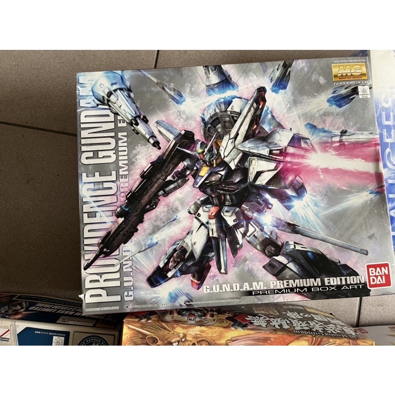 萬代MG1/100 天帝鋼彈 豪華版