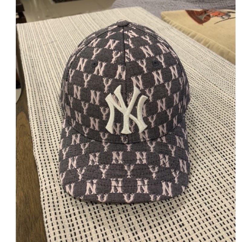 (全新)MLB 黑色Monogram老花棒球帽 紐約洋基隊 可調整式帽子 (32CPFE011-50L)