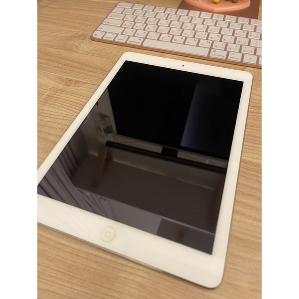 [二手］iPad Air 第一代 WiFi 32G 銀 (2014)