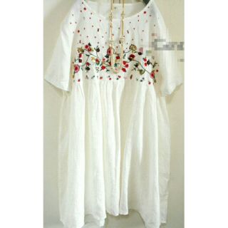 0716 日牌 日本購入 田園鄉村風 超美刺繡 森林系文青 紅刺繡 叢林小花葉 側邊口袋 麻料 寬鬆娃娃裝 長上衣洋裝