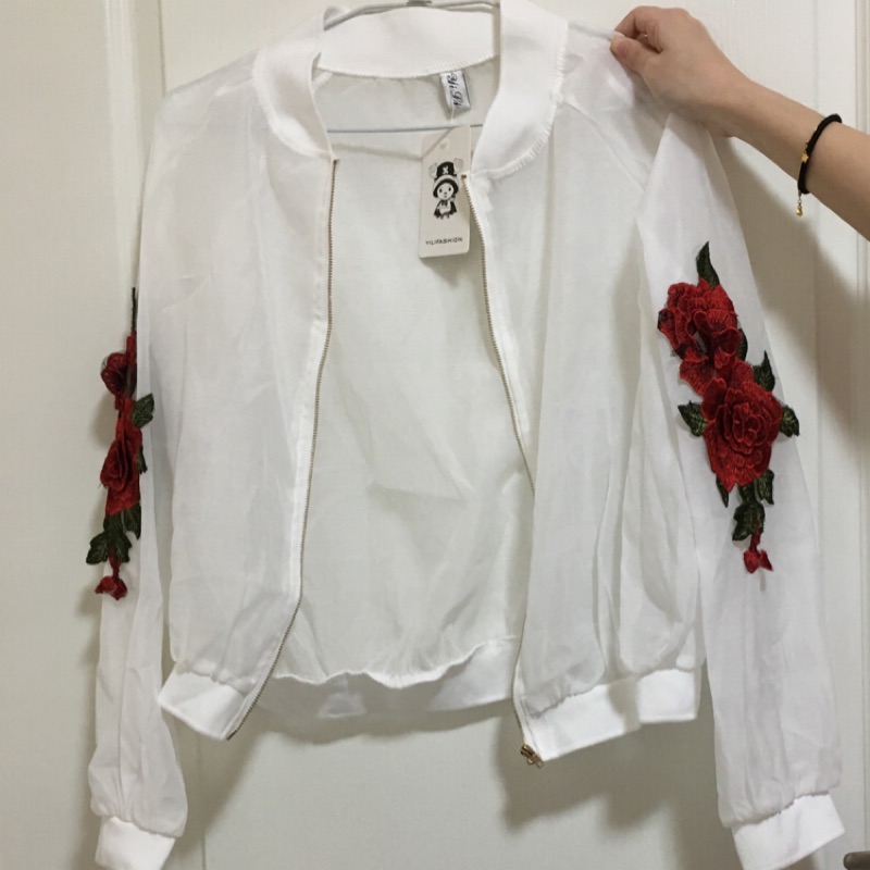 🌹🖤側邊玫瑰刺繡外套（白、黑兩色）