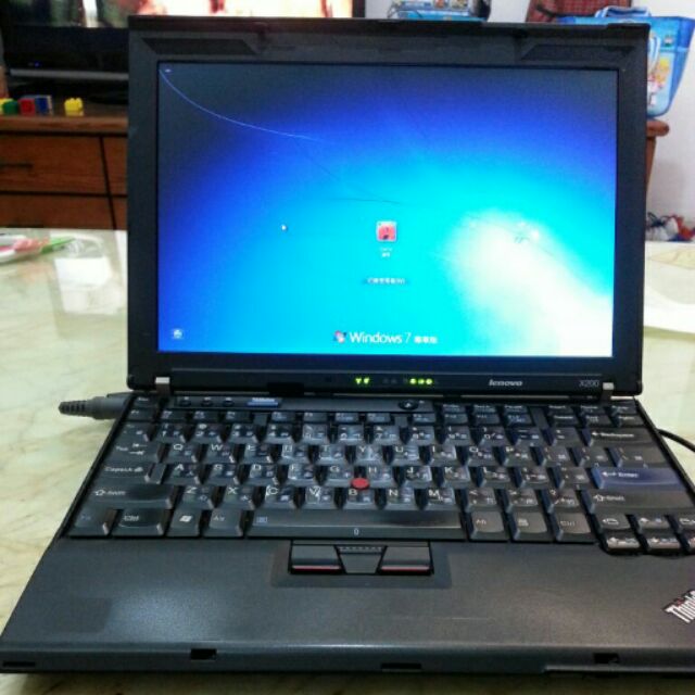 IBM ThinkPad X200  12.1吋 雙核心筆電 （送外接光碟機）