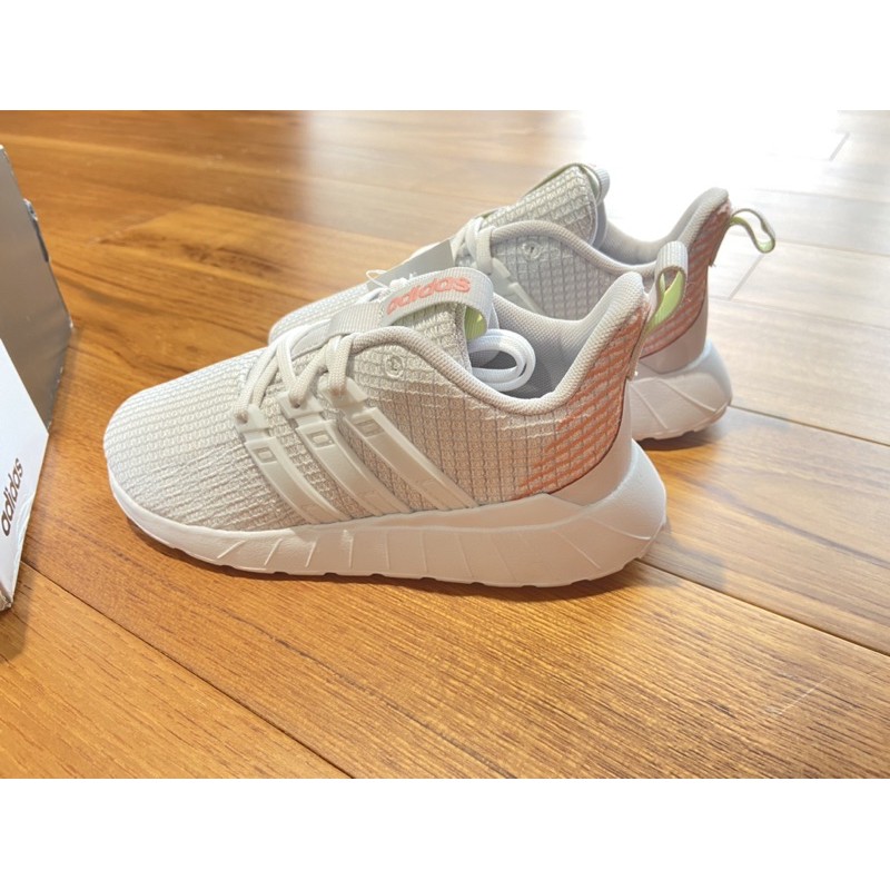 （全新）Adidas Kids' Questar Flow Running Shoe