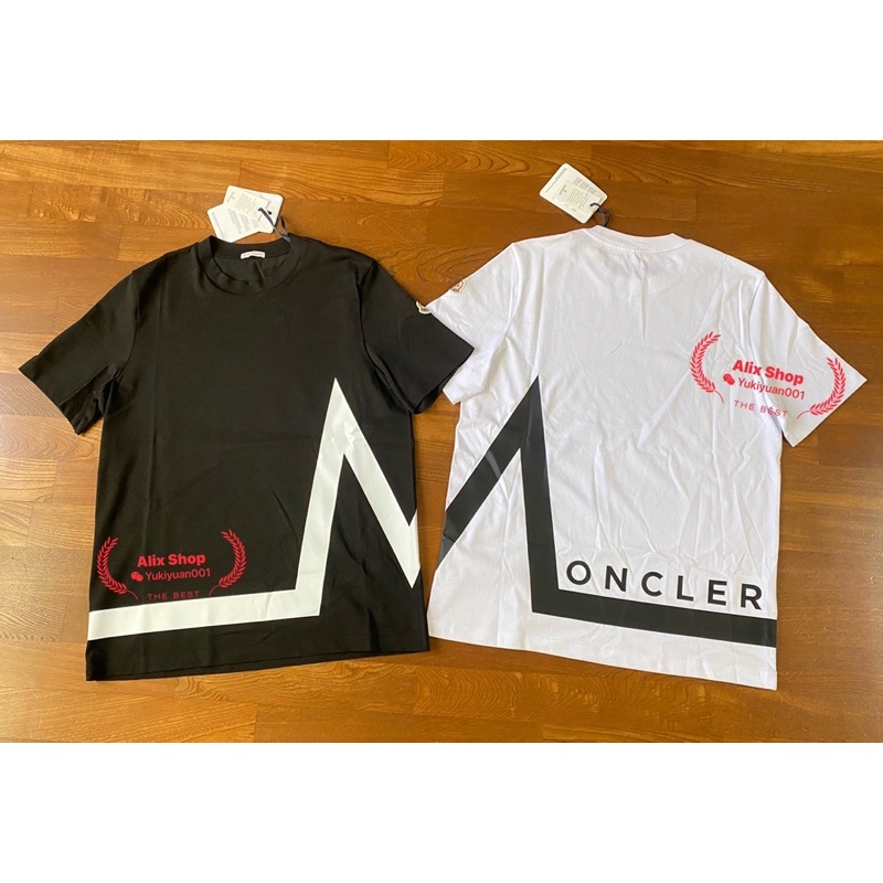 現貨 20223 Moncler 黑色山峯造型、線條Logo字母，男款 短袖T恤上衣。
