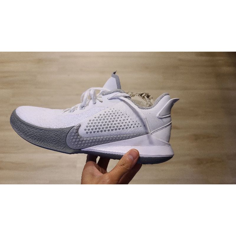 us7 5 nike