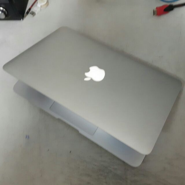 MacBook Air A1465 筆電 固態硬碟120G 2013年出廠 附全新變壓器