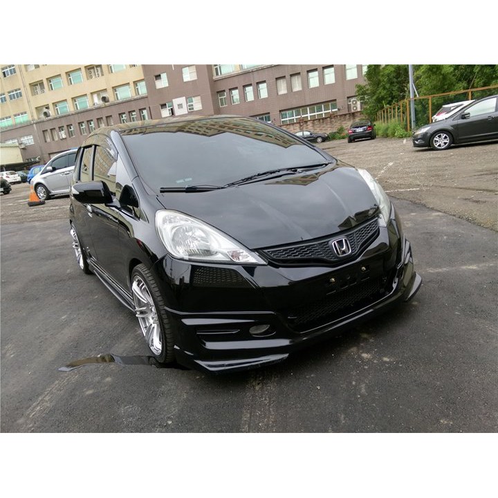 Fb搜尋 世康中古車買賣 熱門車款13年fit 黑色頂級大包尾翼改尾管 蝦皮購物