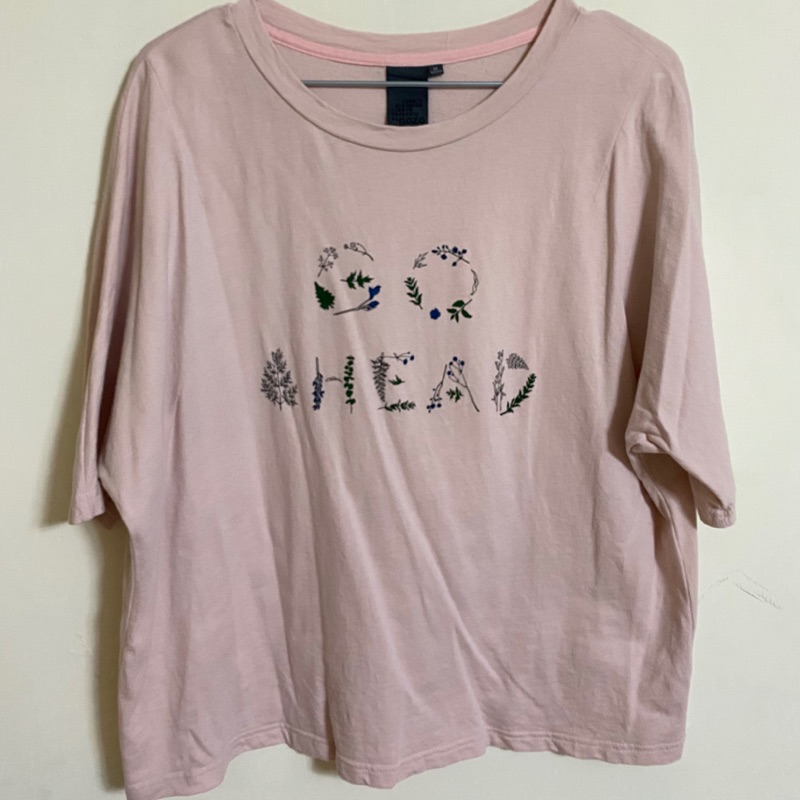 Gozo 淺粉色短寬袖T恤