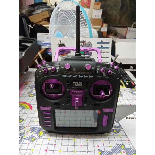 【月光寳盒】Radiomaster TX16S-max 碳纤+紫+黑色膠皮 搖控器 全新品