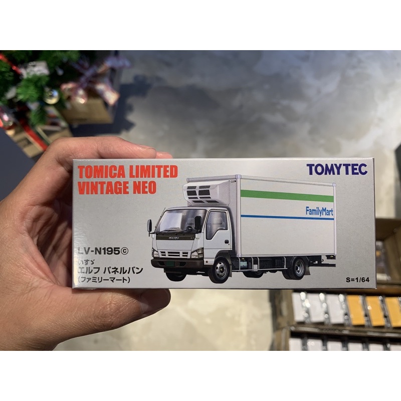 Tomytec TLV 1/64 模型車 LVN195c Isuzu ELF Family Mart 全家便利商店 貨車