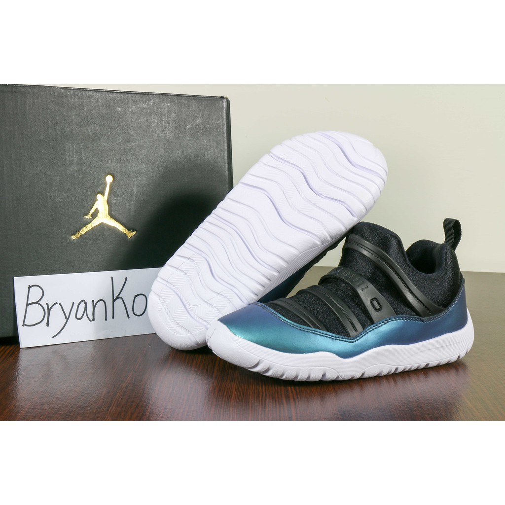 jordan retro little flex