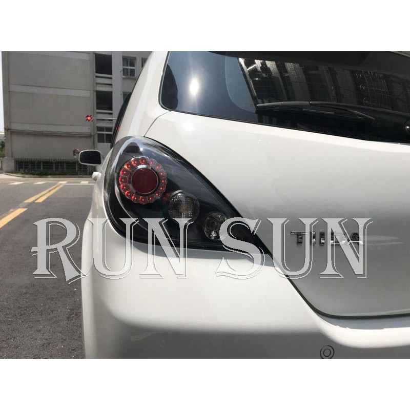 ●○RUN SUN 車燈,車材○● 全新日產06 07 08 09 10 11 TIIDA 5門 LED黑底紅心圓 尾燈