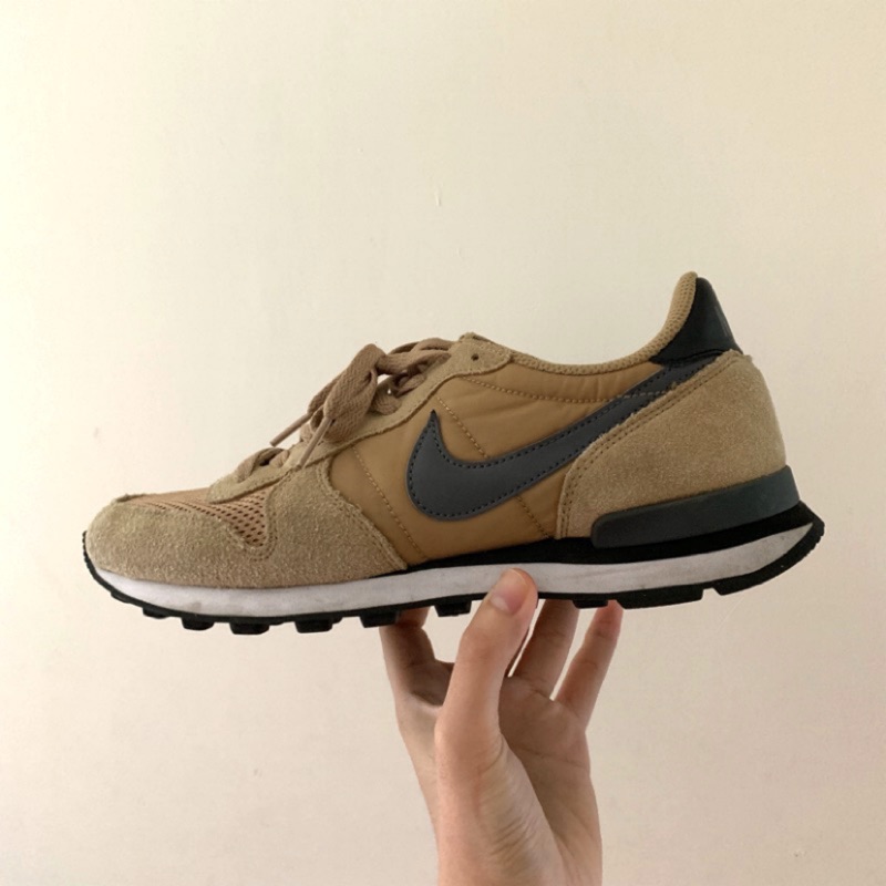 us7 5 nike