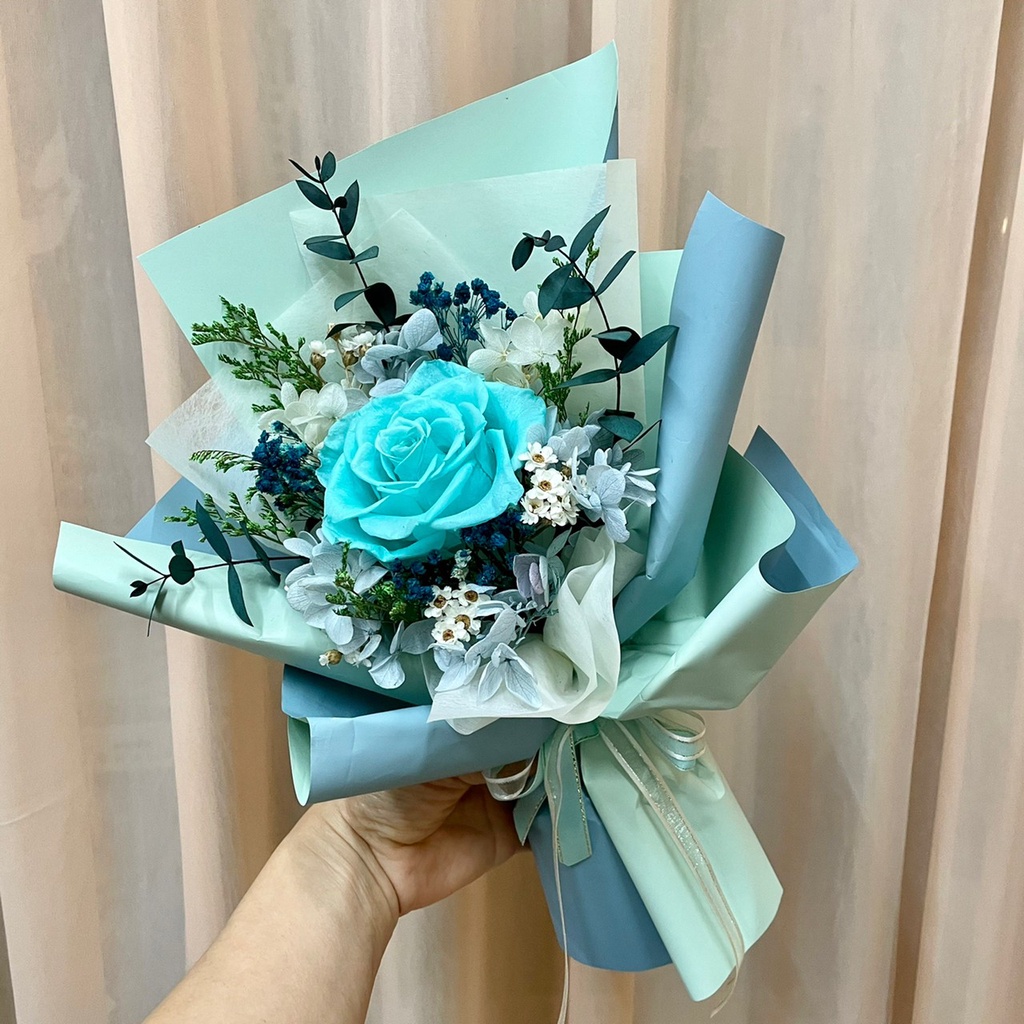 花束 小文青 水藍色系 永生花束 優雅而美麗綻放著幸福的花朵 蝦皮購物