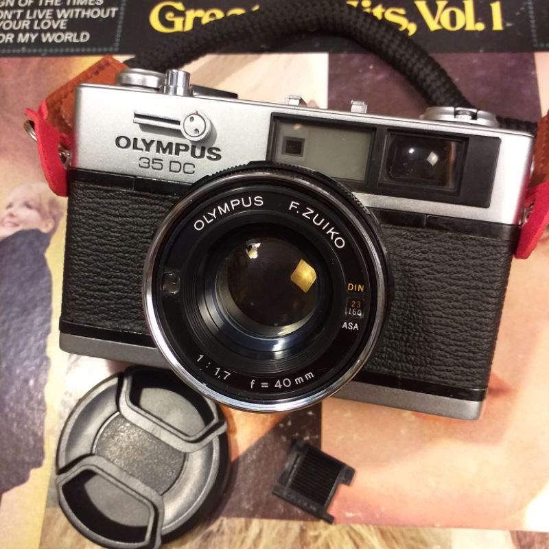 [翁李萬老雜貨洋行] OLYMPUS 35DC 日本製 美品 全機功能正常 底片機 135底片 新手適用 光圈快門全自動