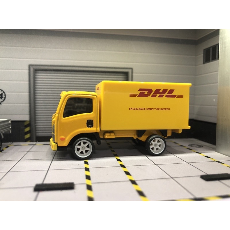 TOMICA NO.109 DHL TURCK ISUZU ELF (螺絲底盤）