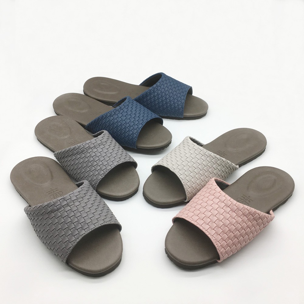【iSlippers】風格系列-編織紋皮質室內拖鞋-3雙任選$399