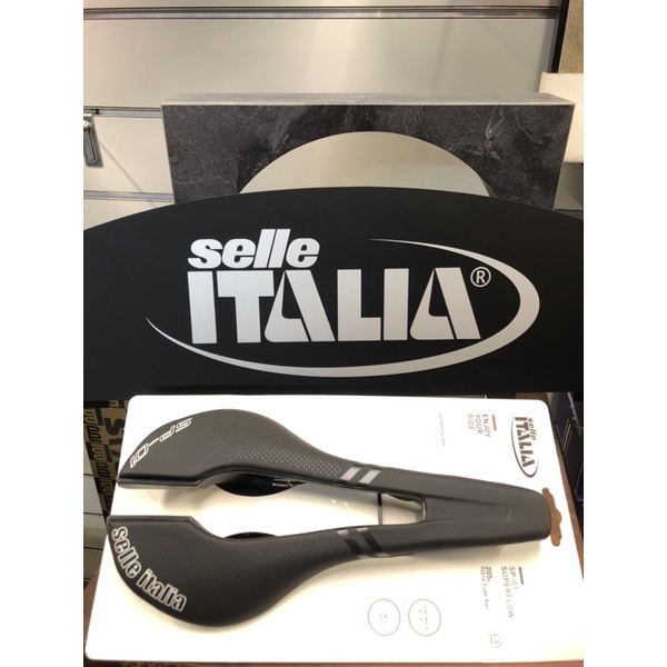 selle ITALIA SP-01 Superflow 鈦弓自行車座墊（減壓洞）義大利🇮🇹