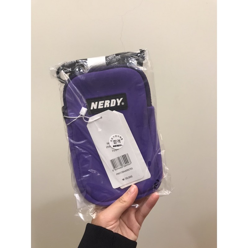 全新 官網 Nerdy 手機小包 送貼紙 (紫色）