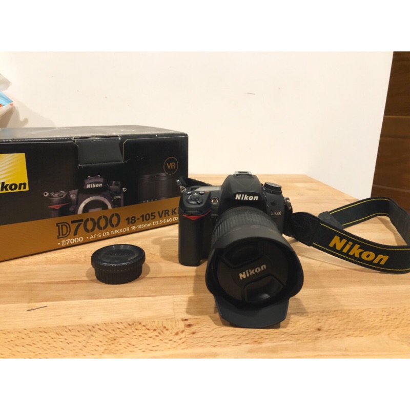 二手 Nikon D7000 含18-105 kit 鏡 快門數約11200 買就送相機包