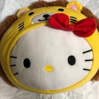2019年臺灣麥當勞床上玩具Hello Kitty萌獸抱枕娃娃公仔獅子靠枕