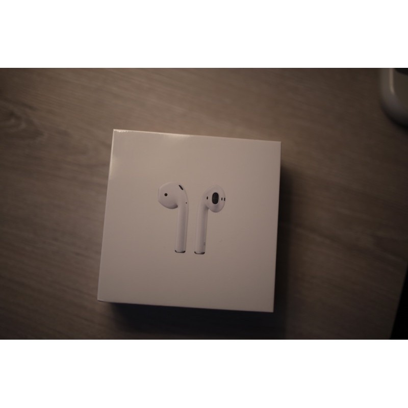 AirPods 2 附有線充電盒